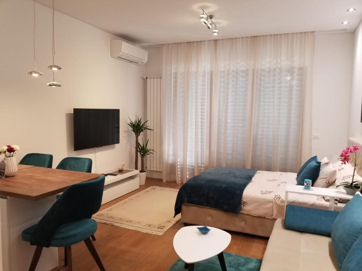 Azura Residence - New Luxury Apartment Belgrád Kültér fotó