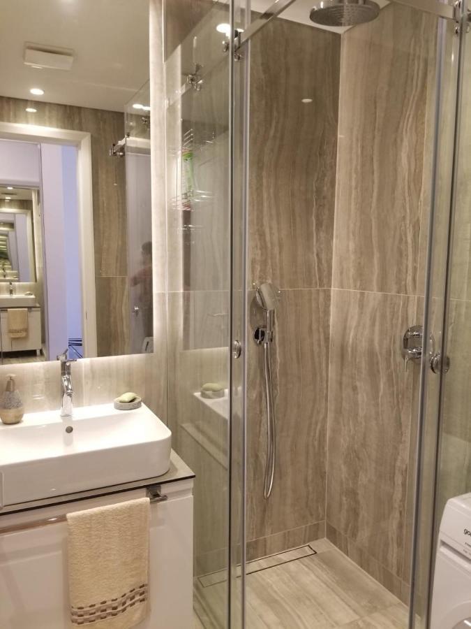 Azura Residence - New Luxury Apartment Belgrád Kültér fotó
