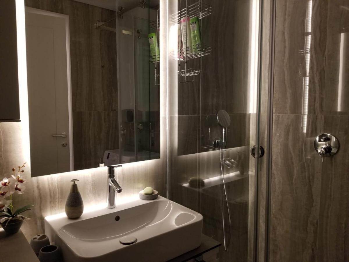 Azura Residence - New Luxury Apartment Belgrád Kültér fotó