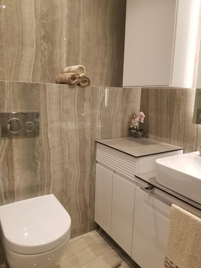 Azura Residence - New Luxury Apartment Belgrád Kültér fotó