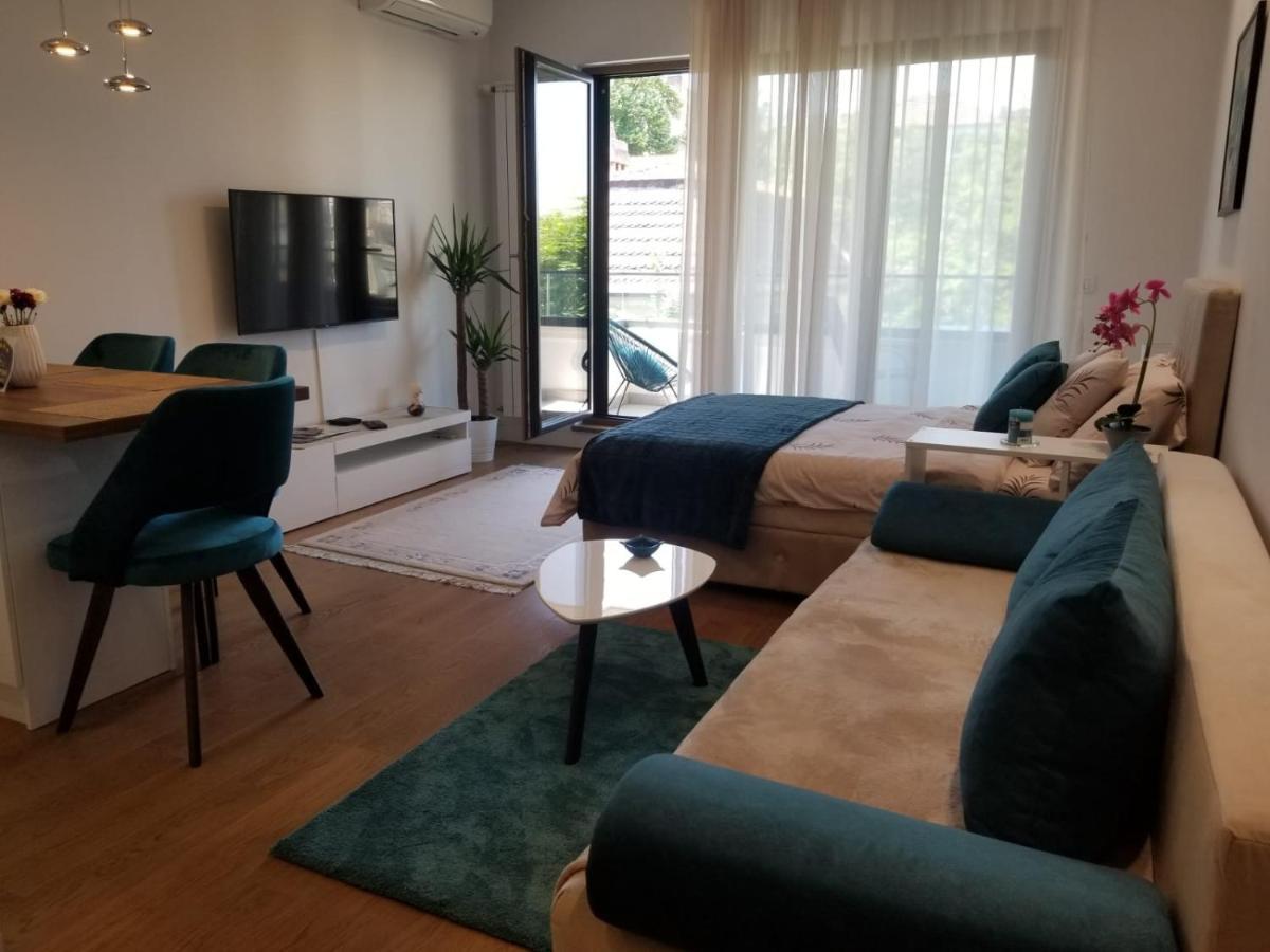 Azura Residence - New Luxury Apartment Belgrád Kültér fotó